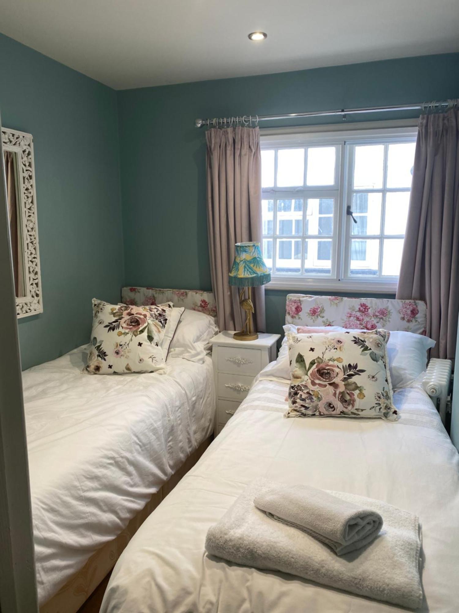 Monmouth House Apartments, Lyme Regis Old Town, Dog Friendly, Parking 外观 照片